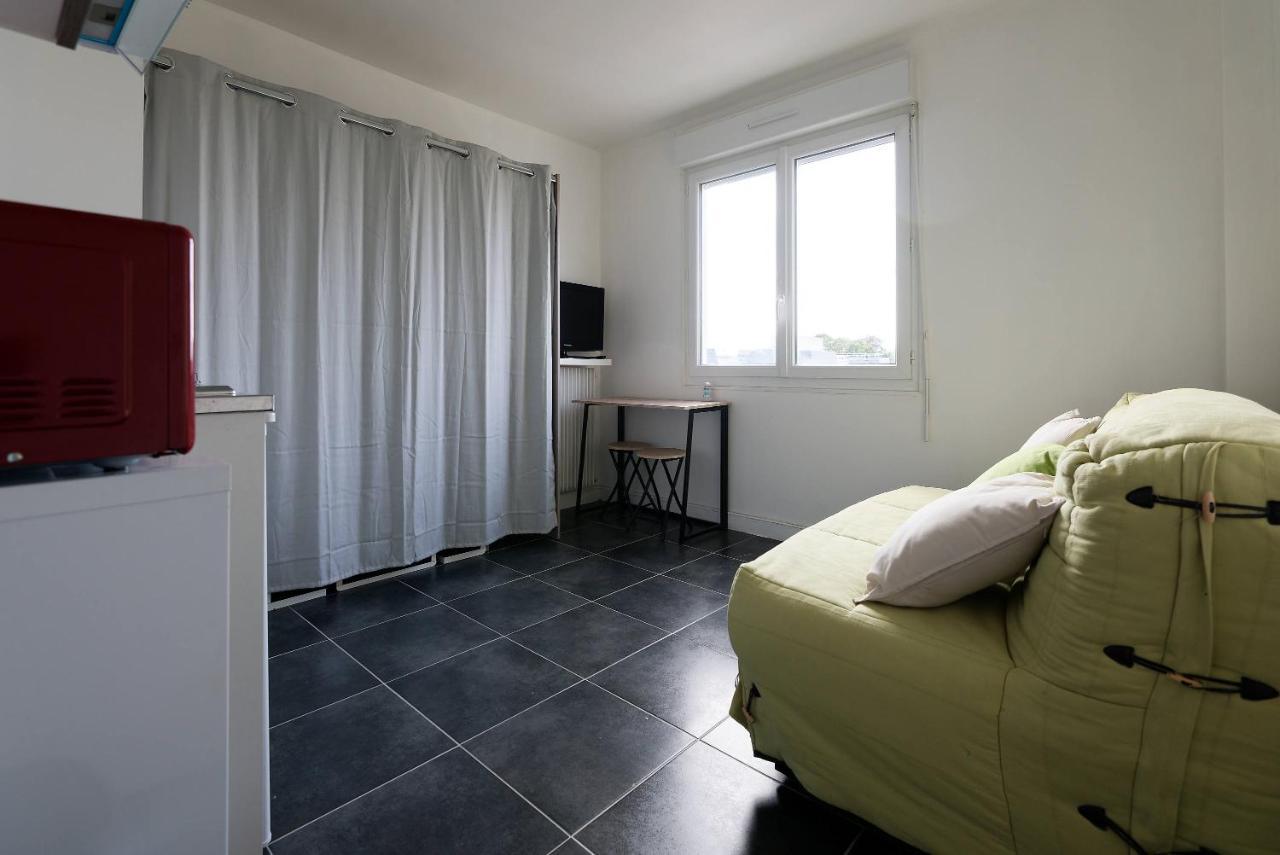 STUDIO A 300 METRES DE LA GARE et 25 MINUTES DE PARIS EN TRAIN Melun Extérieur photo